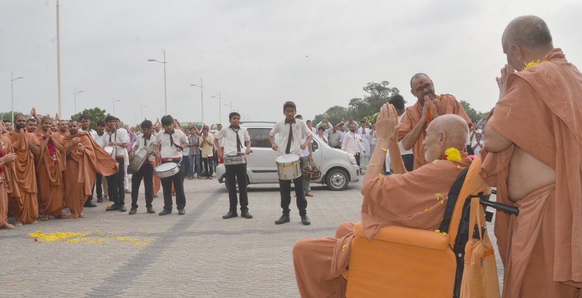 HDH Bapji and HDH Swamishri Videsh Gaman - 2016