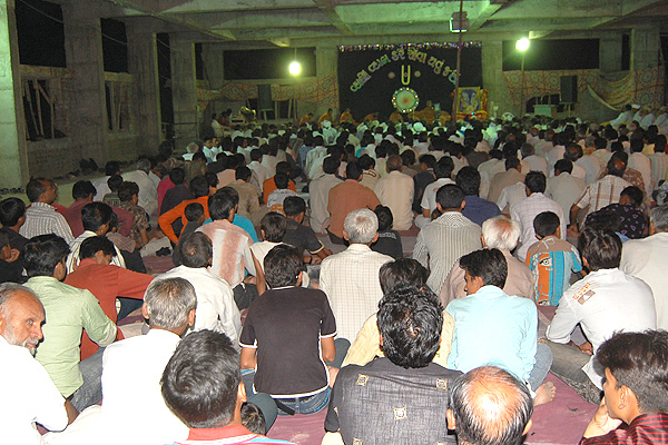 HDH Swamishri Vicharan - March-09
