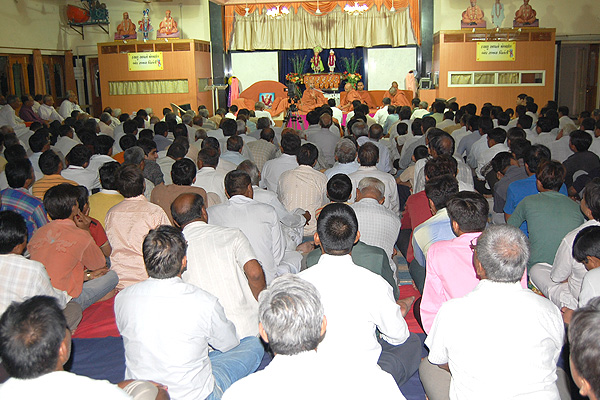 HDH Swamishri Vicharan - March-09