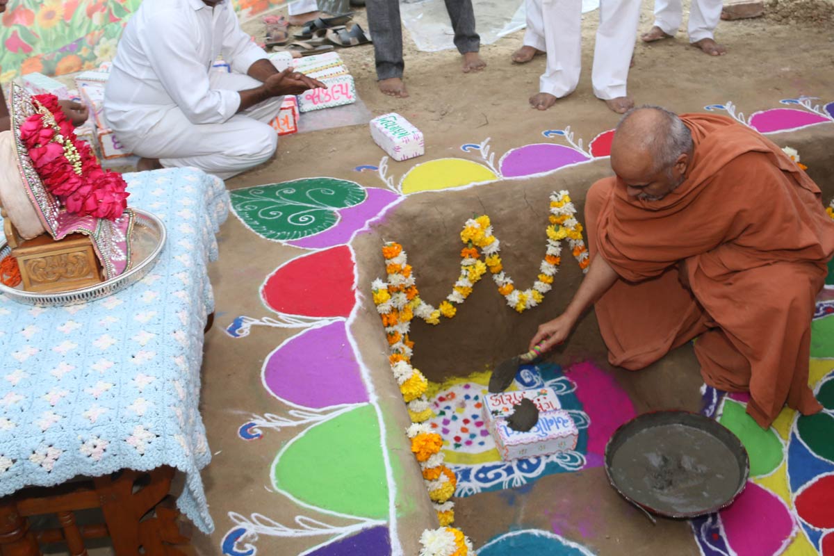 SMVS Swaminarayan Mandir Vastral - Shilanyas Samaroh