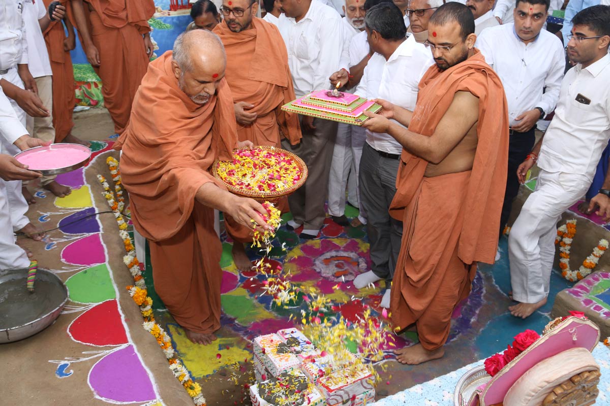 SMVS Swaminarayan Mandir Vastral - Shilanyas Samaroh