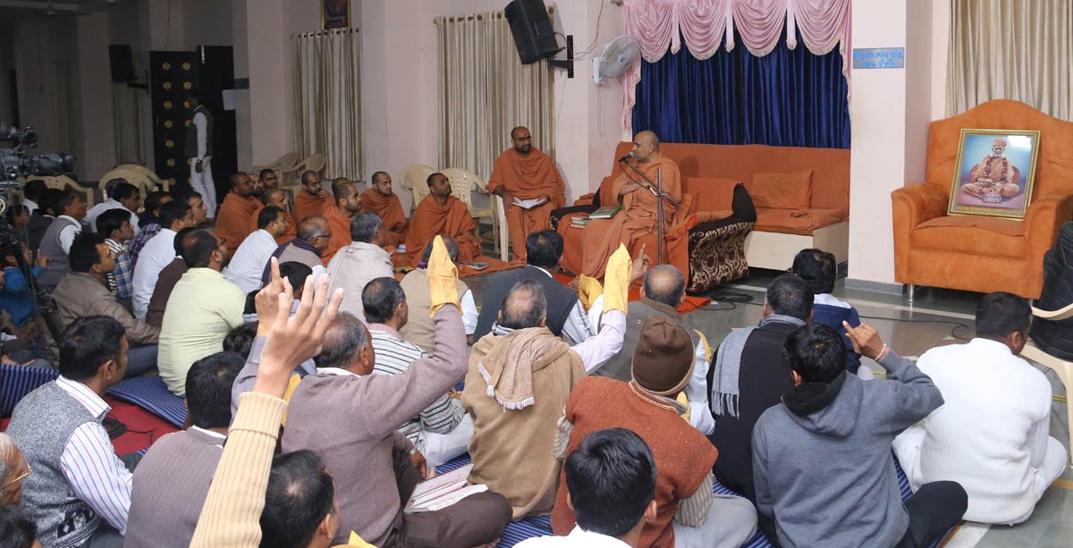 HH Swamishree Dhanurmas Sabha At Godhara