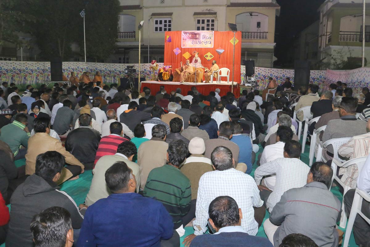 HH Swamishree Shakotsav Sabha At Chandkheda