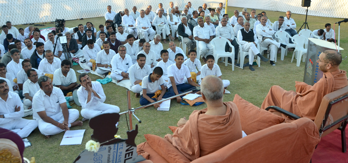 HH Swamishree Karyalay Day Sabha At Gandhinagar.