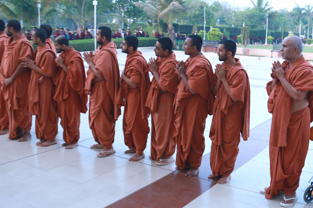HDH Bapji Pratah Sabha At Swaminarayan Dham - Gandhinagar.