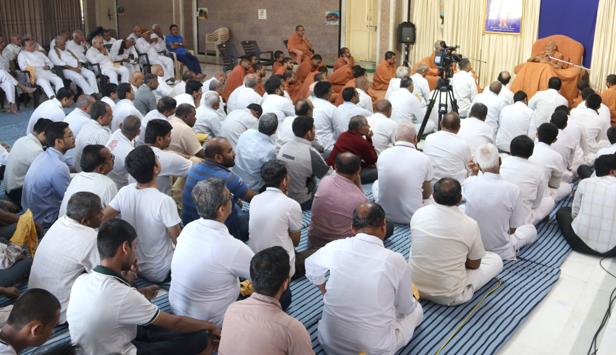 HDH Bapji Pratah Sabha At Swaminarayan Dham - Gandhinagar.