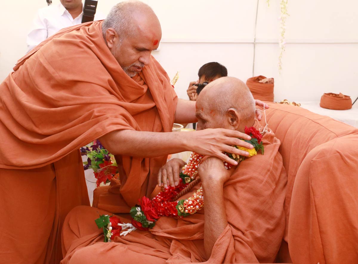 SMVS Swaminarayan Mandir Vasna - Poonam Samaiyo & HDH Bapji Pragtyotsav