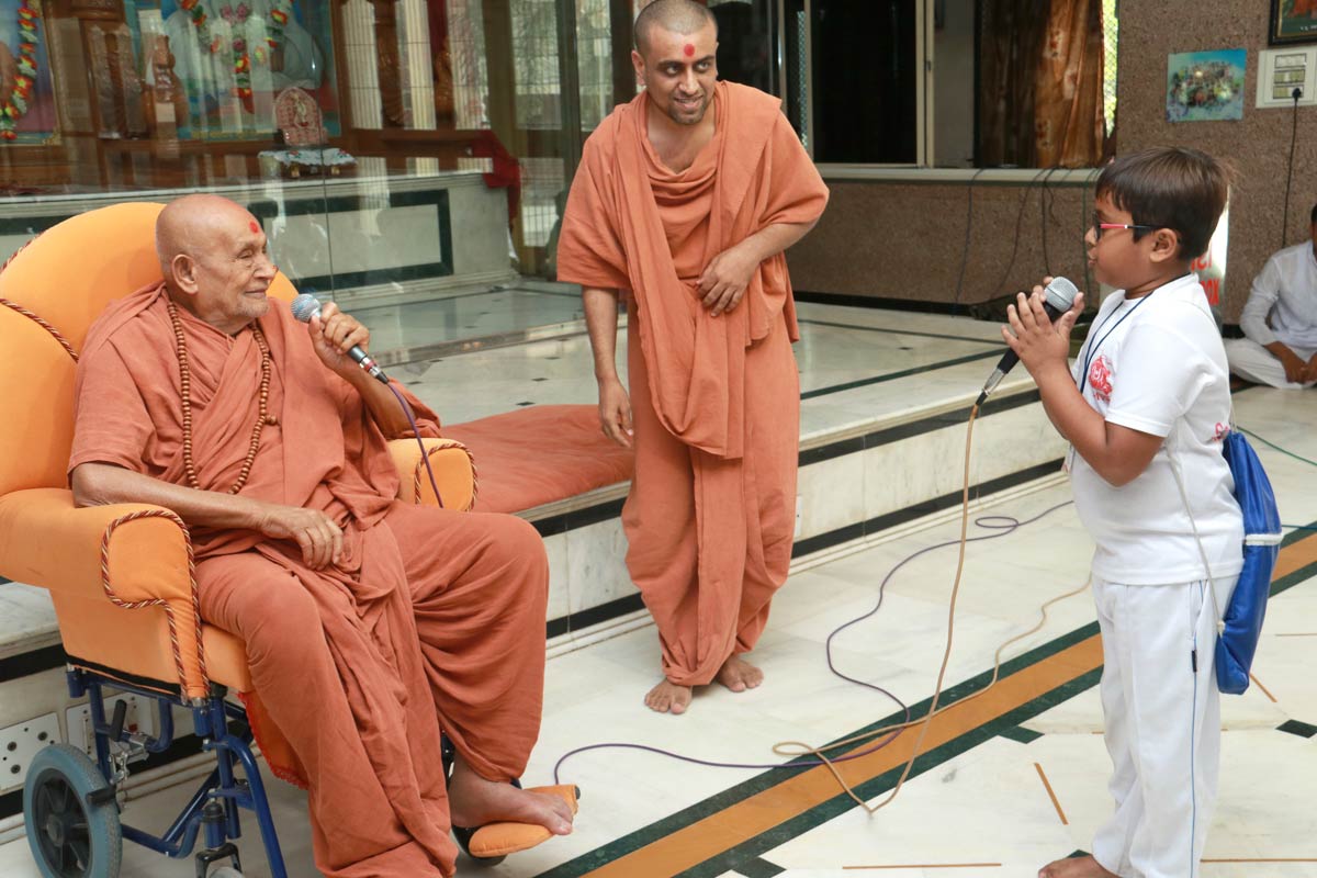HDH Bapji Vicharan - ABS Shibir Swaminarayan Dham, Gandhinagar