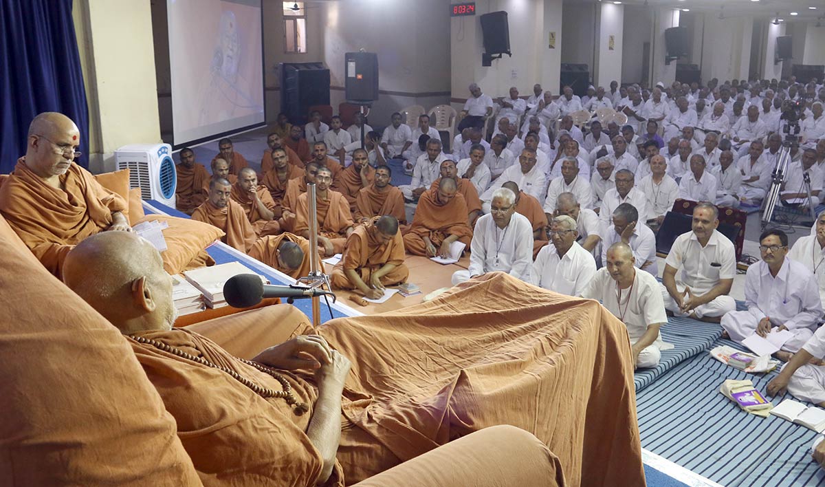 HDH Bapji Vicharan - Swaminarayan Dham, Gandhinagar