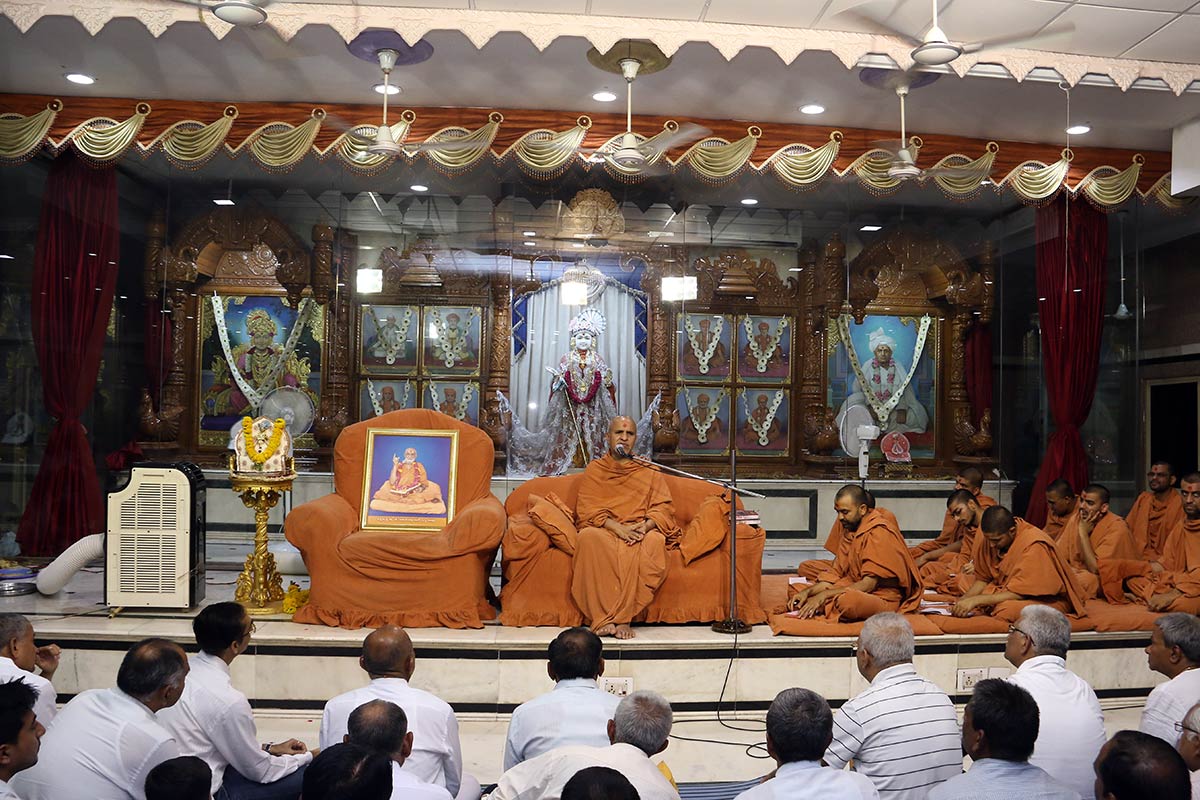 HH Swamishree Vicharan - Swaminarayan Dham Samaiyo,Gandhinagar