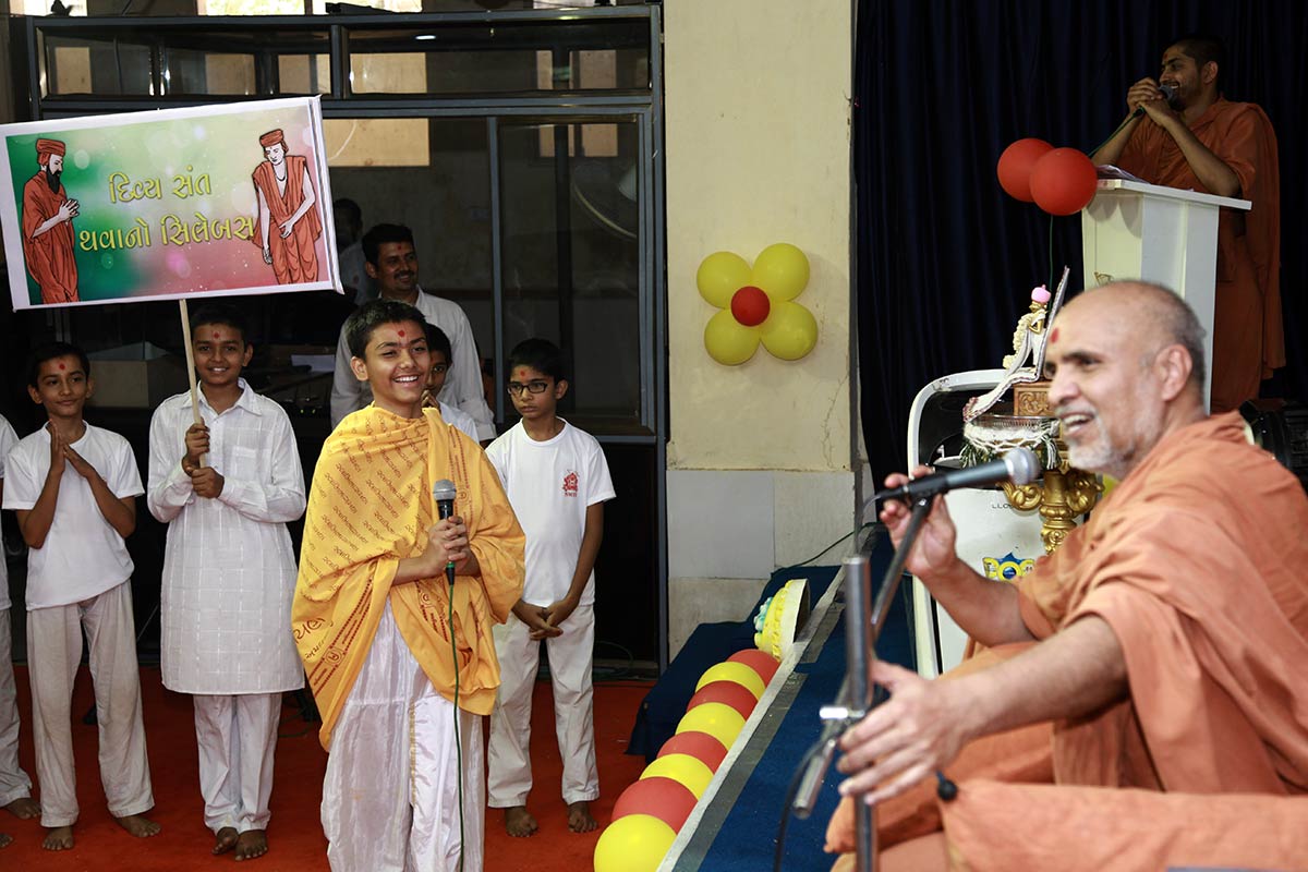 HH Swamishree Vicharan - SBS Shibir,Swaminarayan Dham,Gandhinagar