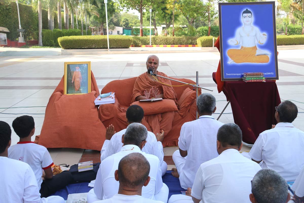 HH Swamishree Vicharan -  AYP Camp,Swaminarayan Dham,Gandhinagar.