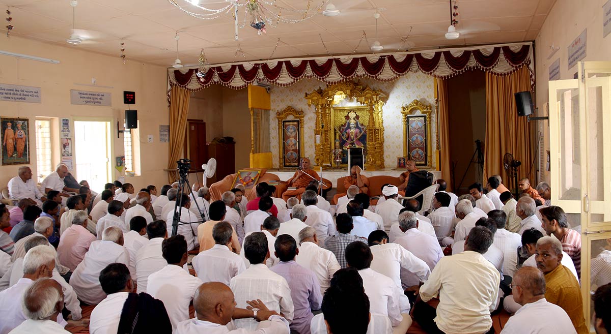 HH Swamishree Vicharan - Viramgam