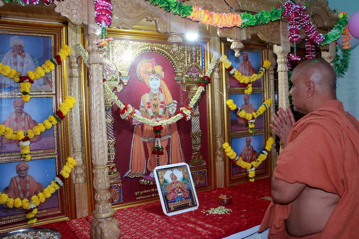 HDH Swamishri Vicharan - April 2019 (1st April to 15th April)