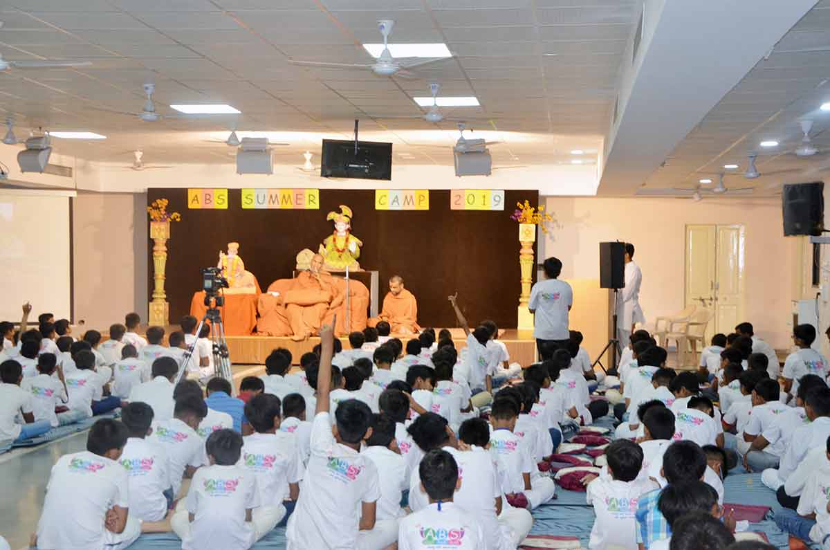 HDH Swamishri Vicharan - April 2019 (16th April to 30th April)