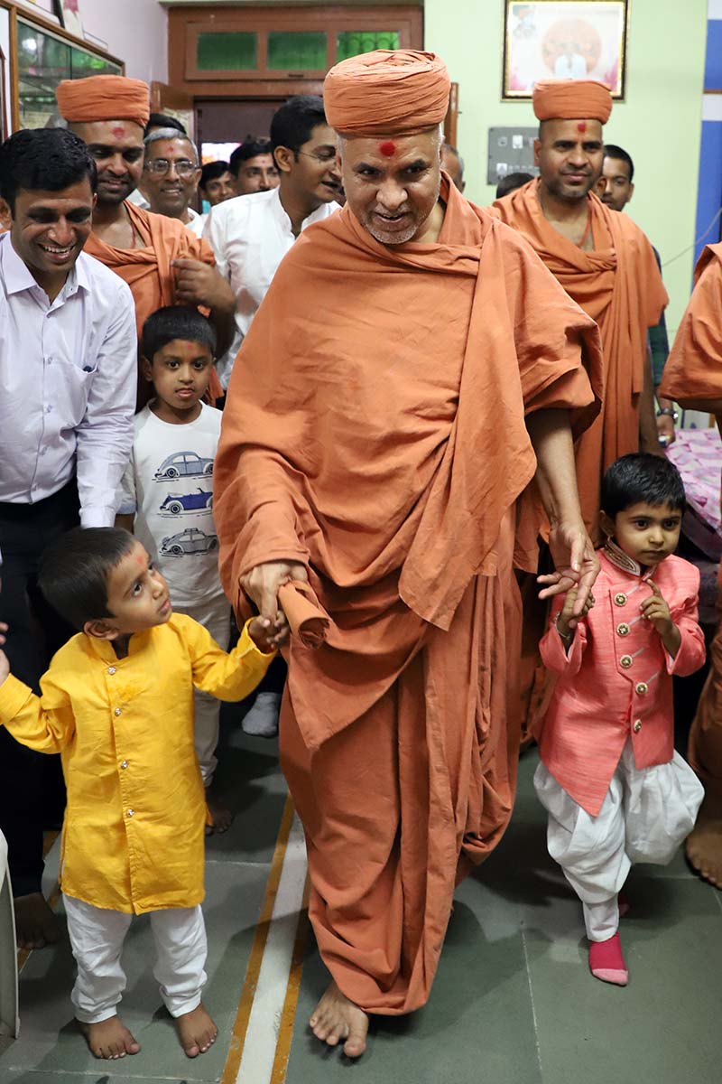 HDH Swamishri Vicharan - May 2019 (1st May to 15th May)