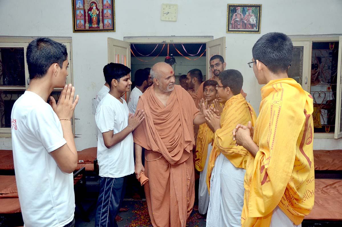 HDH Swamishri Vicharan - June 2019 (16th June to 30th June)