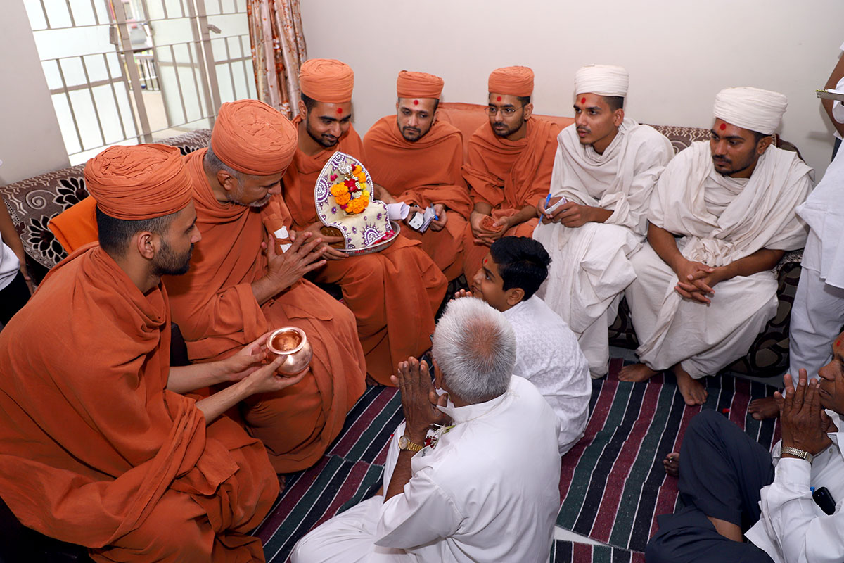 HDH Swamishri Padhramni - Ghatlodia