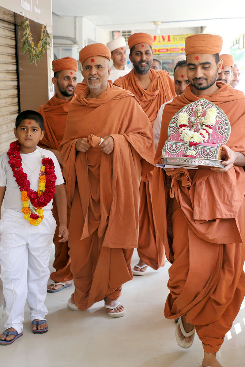 HDH Swamishri Padhramni - Gota