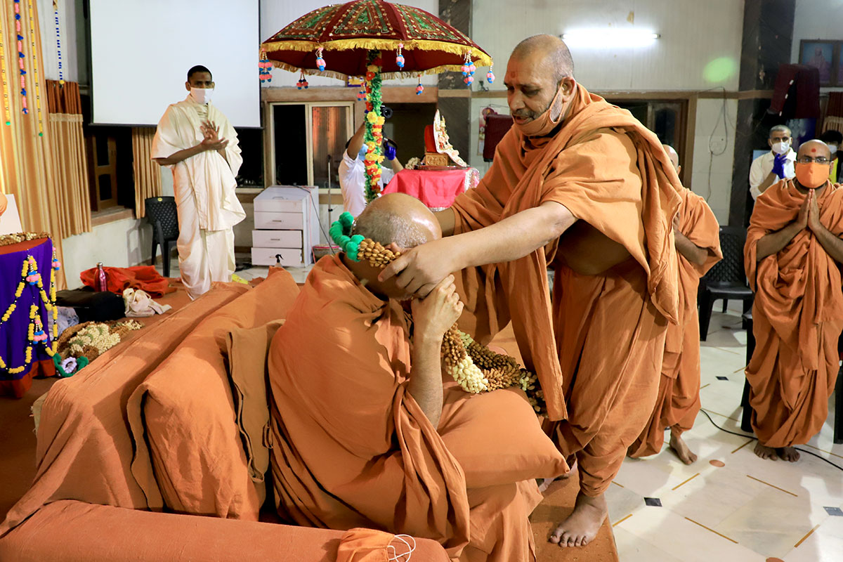 Mehsana - HDH Swamishri Vicharan