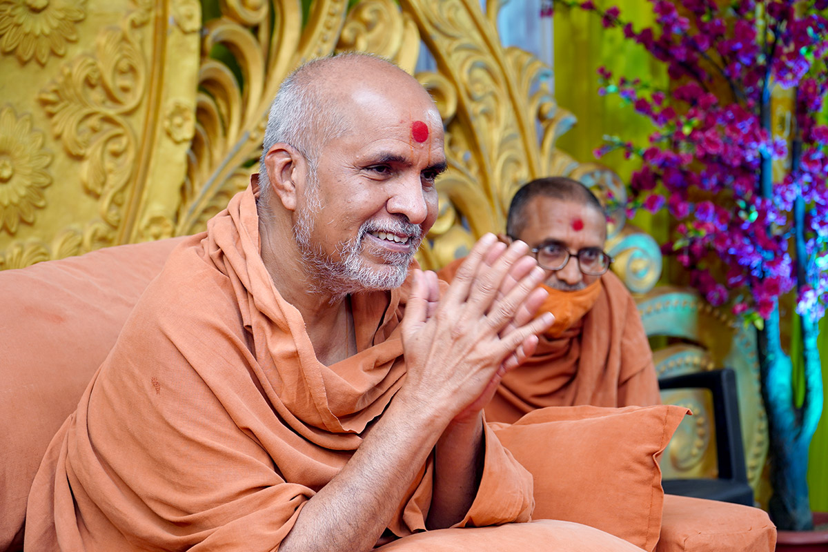 Godhar - HDH Swamishri Vicharan
