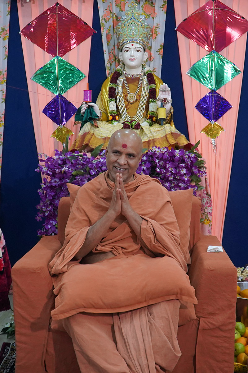 Vadodara - HDH Swamishri Vicharan