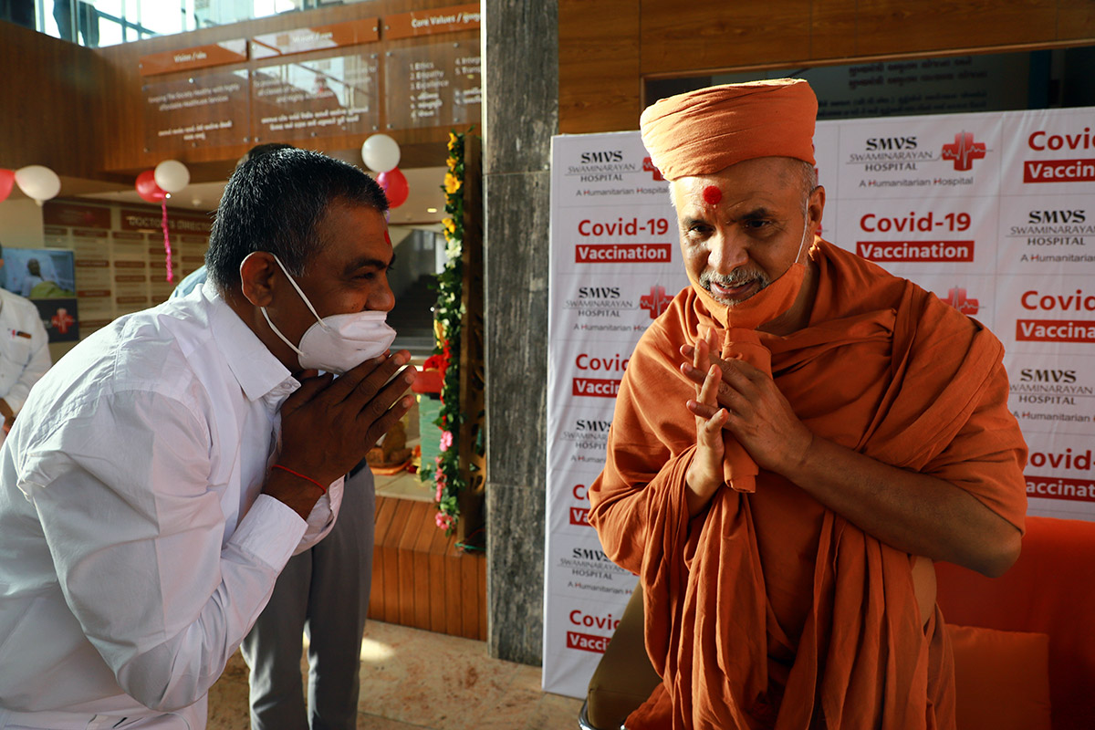HDH Swamishri Hospital Visit