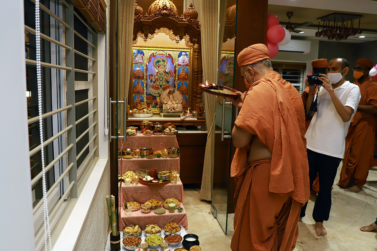 HDH Swamishri Vijapur Padhramni