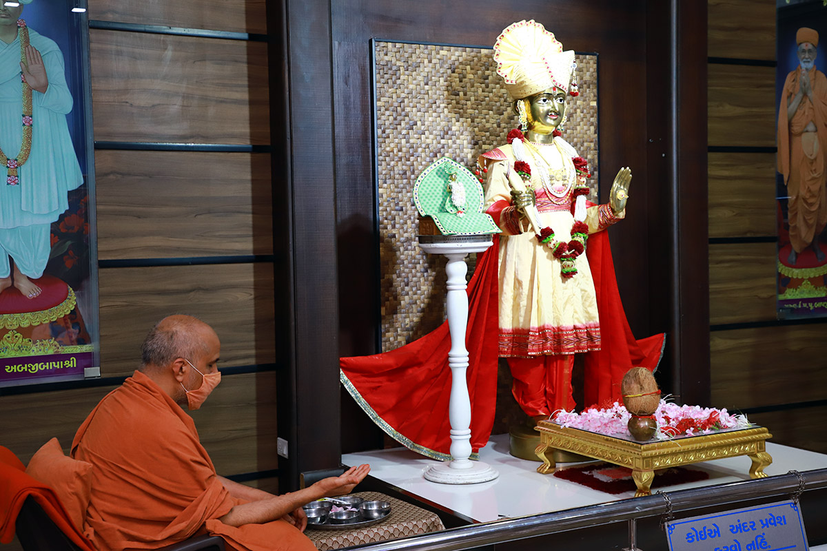 HDH Swamishri Vicharan | 1 to 15 July, 2021