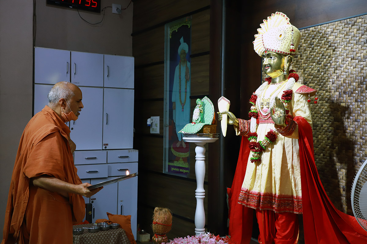 HDH Swamishri Vicharan | 1 to 15 July, 2021