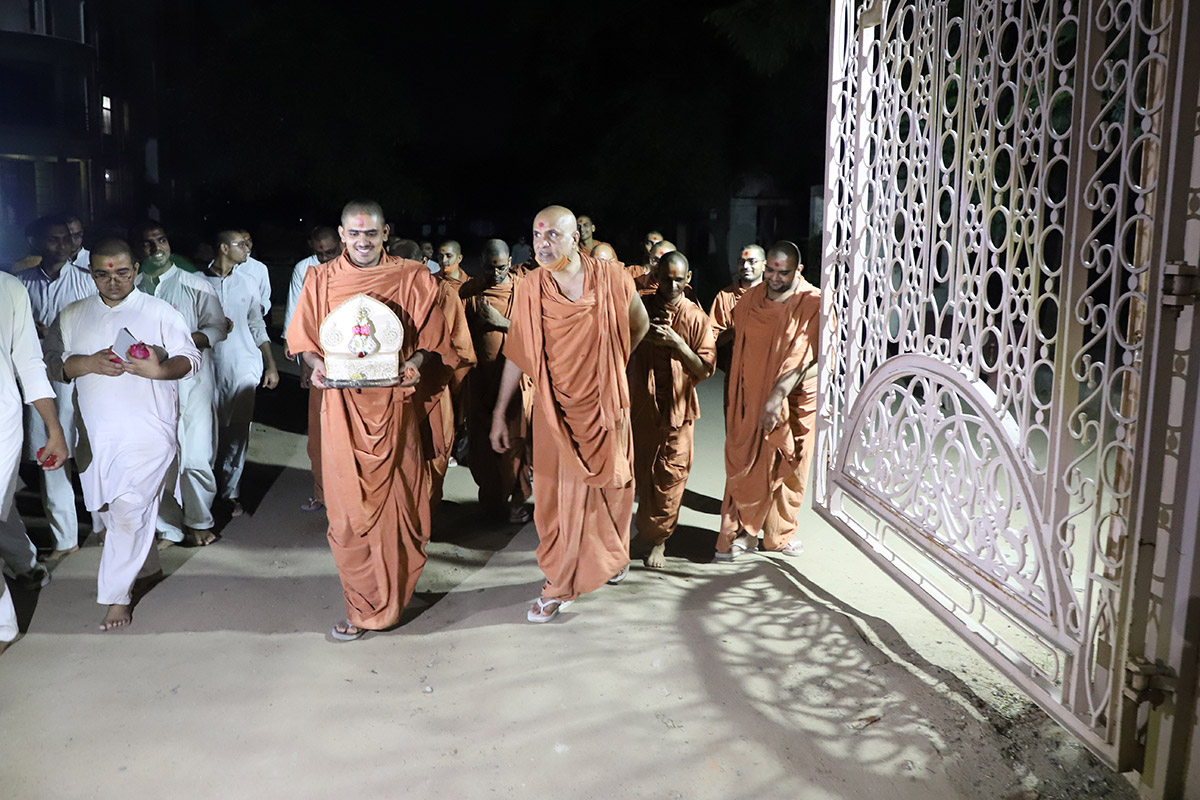 HDH Swamishri Divya Labh - Chhatralaya