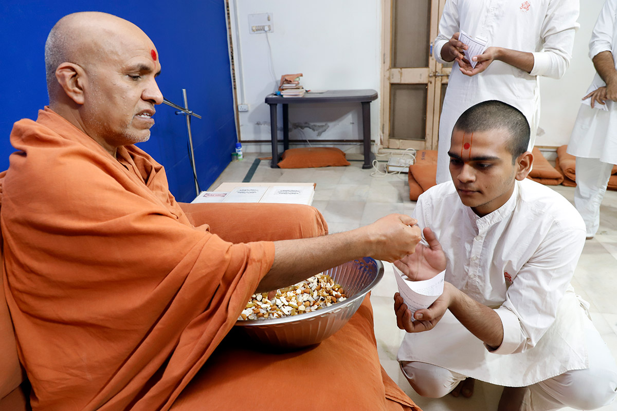 Diwali and Nutan Varsh Divya Labh at Swaminarayan Dham