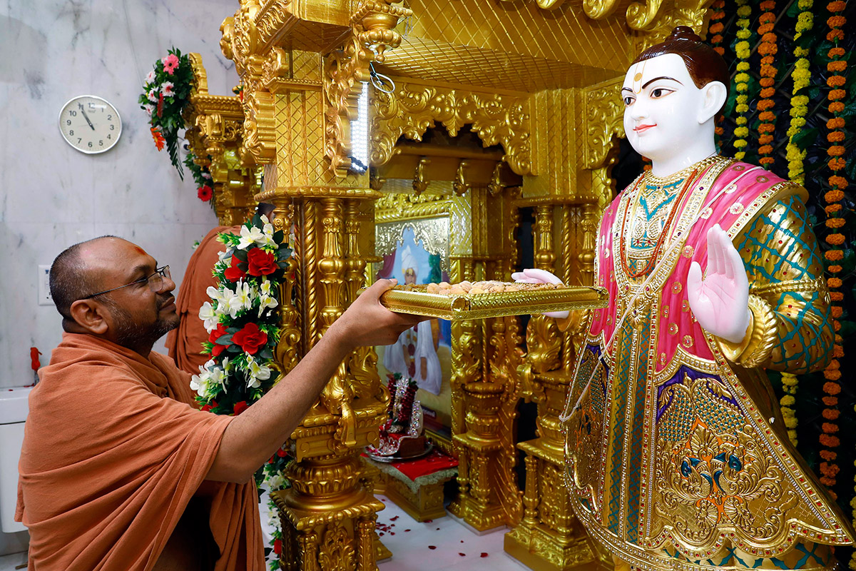 SMVS Swaminarayan Mandir Punah Pratistha Utsav - Varachha
