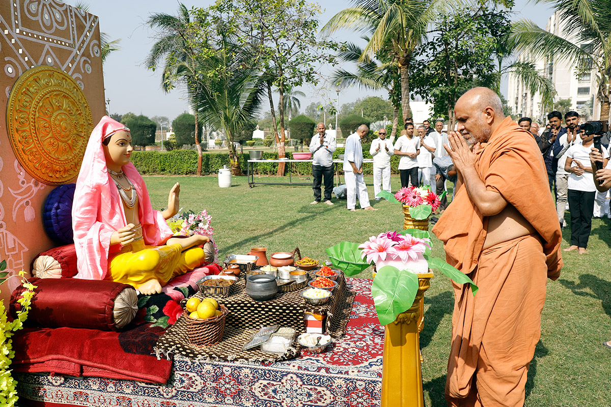 Gurukul Van Bhojan at Swaminarayan Dham