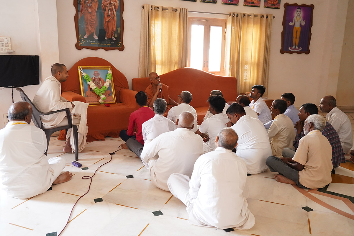 Madhyahan Session (Sant Pravachan Mala)
