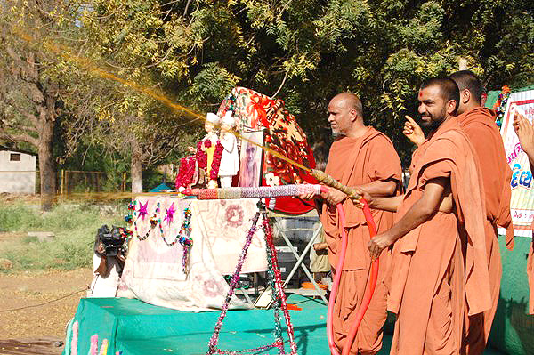 Fuldolotsav - Swaminarayan Dham