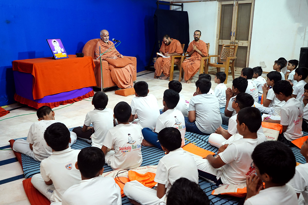 SBS Mukto Divya Labh at Swaminarayan Dham