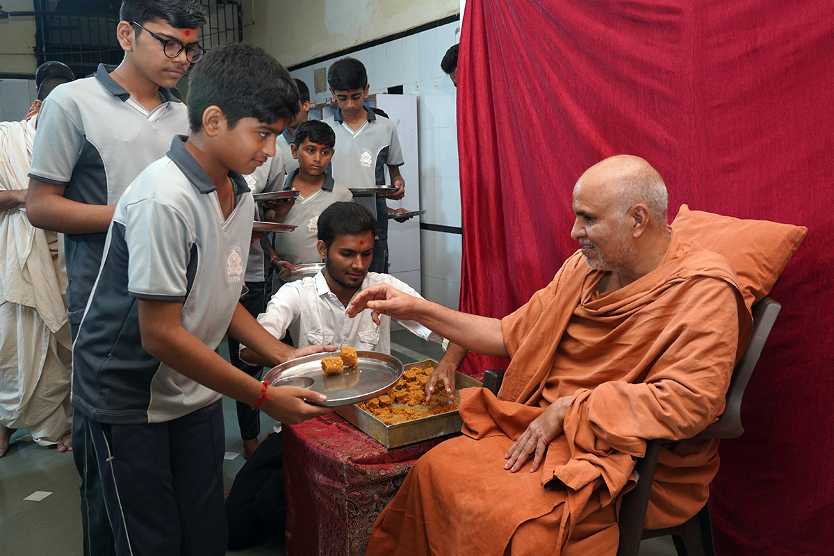 Gurukul Mukto Pirsan Lila at Swaminarayan Dham