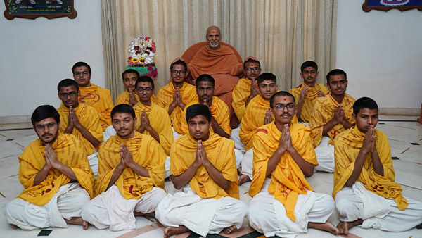 HDH Swamishri Vicharan - 01 to 10 Mar, 2024