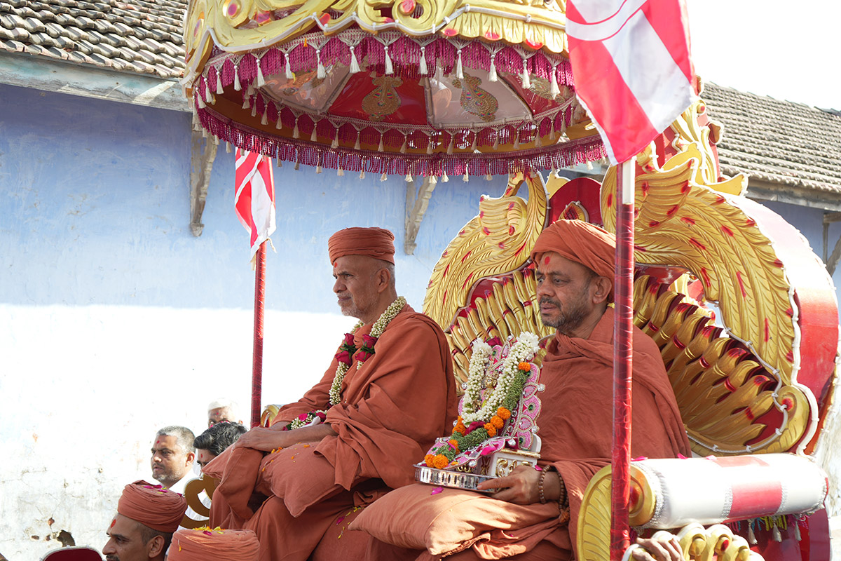 HDH Swamishri Vicharan - Surendranagar