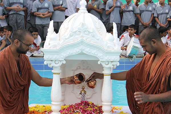 Jal Zilani Ekadashi Utsav - Swaminarayan Dham