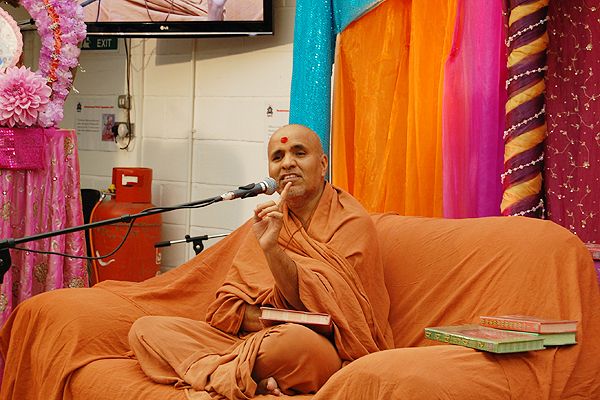 HDH Swamishri Vicharan - UK