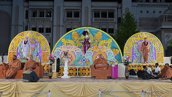 Vicharan | Swaminarayan Dham, Gandhinagar, India