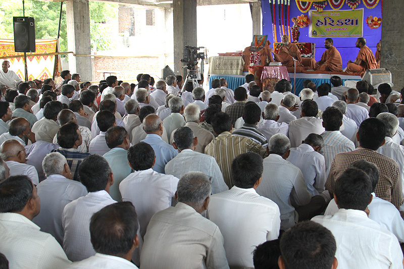 Shravan Mas Katha Vicharan - HDH Swamishri