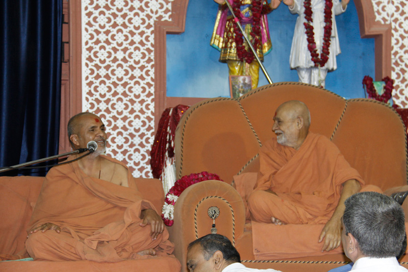 SMVS Swaminarayan Mandir Vasna - Poonam Samaiyo & Fuldolotsav