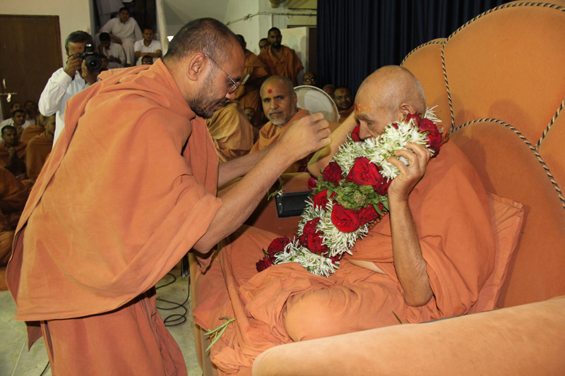 SMVS Swaminarayan Mandir Vasna - Poonam Samaiyo & Fuldolotsav