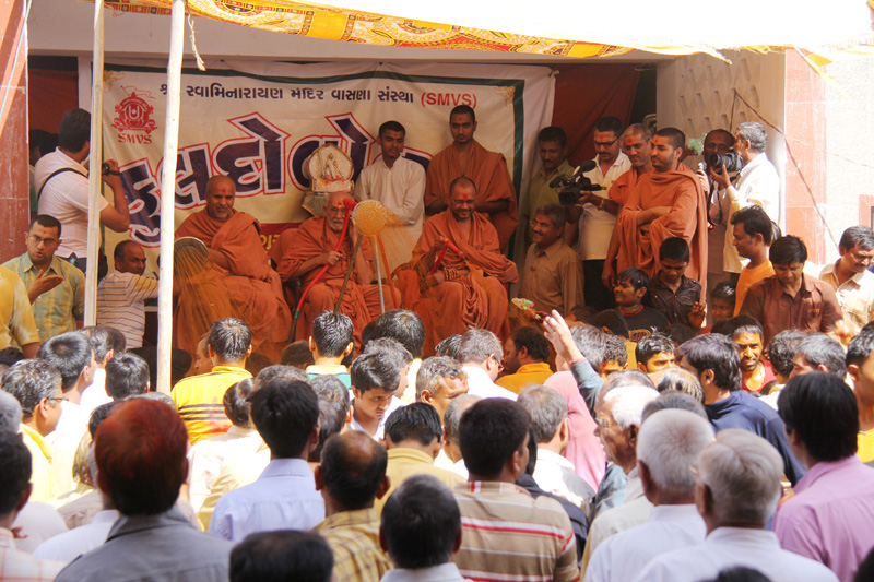 SMVS Swaminarayan Mandir Vasna - Poonam Samaiyo & Fuldolotsav