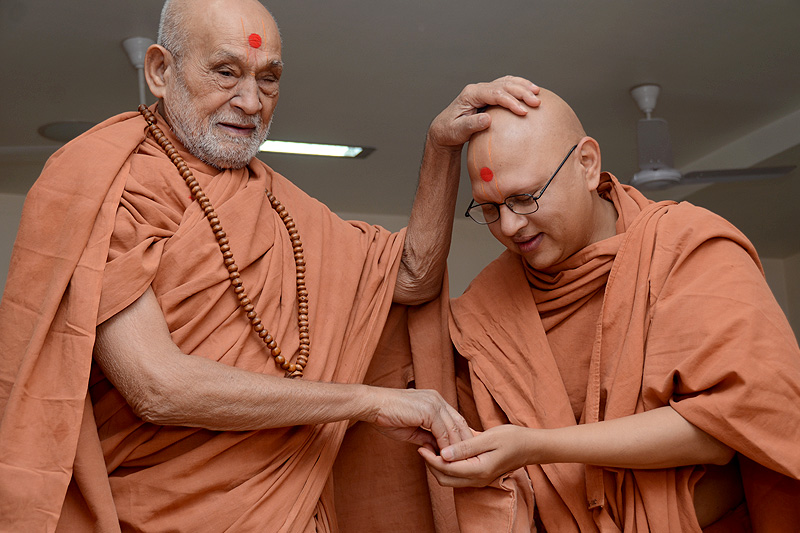 SMVS Swaminarayan Mandir Vasna - Poonam Samaiyo & HDH Bapji Pragatyotsav