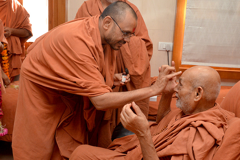 SMVS Swaminarayan Mandir Vasna - Poonam Samaiyo & HDH Bapji Pragatyotsav
