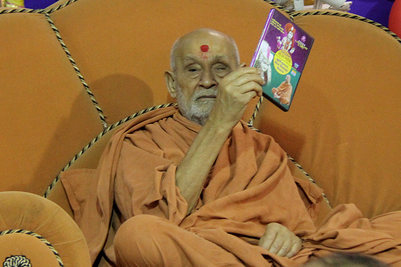 SMVS Swaminarayan Mandir Vasna - Poonam Samaiyo & HDH Bapji Pragatyotsav